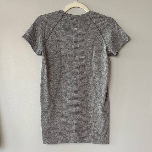 Lululemon 'Swiftly Tech' Short-Sleeve Shirt with round neckline GRAY in color - Picture 7 of 11